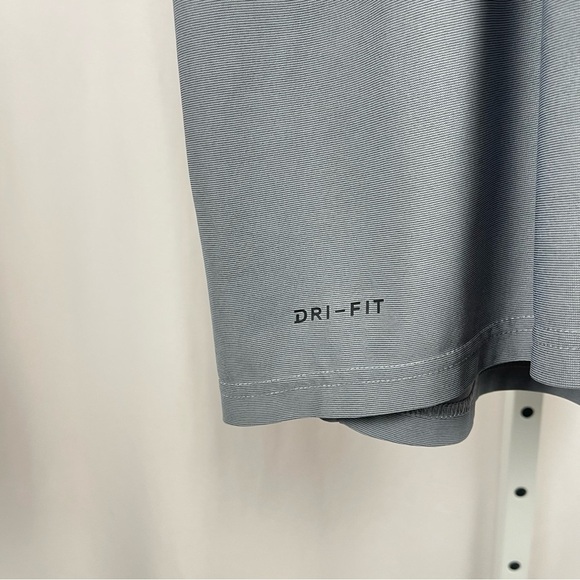 Nike Dry Men's XL Short Sleeve Training Athletic Shirt Sport Running Workout Gym - Picture 6 of 7